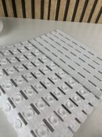 ⁦Tapis de baignoire et de douche antidérapant avec trou d’évacuation – بساط حمام مضاد للإنزلاق⁩ - الصورة ⁦13⁩