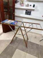 ⁦Sèche linge Aluminium à 4 Roues Design Bois – مجفف ملابس مع عجلات مخفية⁩ - الصورة ⁦6⁩