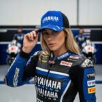 ⁦Casquette Yamaha Racing Bleu et Noire avec Filet Respirant Unisexe – قبعة رياضية جودة عالية⁩ - الصورة ⁦4⁩